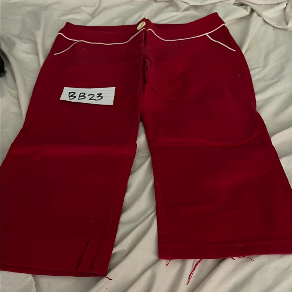 Women’s Stretchy Red capris